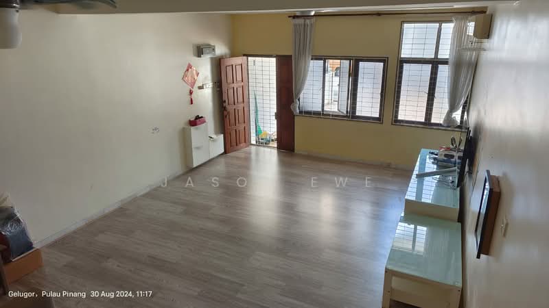 Rumah Teres 2 Tingkat untuk Disewa di Taman Pekaka (Sungai Dua) - Jason Ewe - Living Room - PropertyGuru.com.my