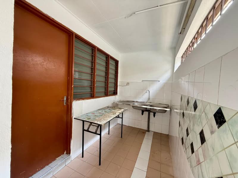 Rumah Teres untuk Dijual di Usj 12 (Subang Jaya) - Kenix Lee - Kitchen - PropertyGuru.com.my