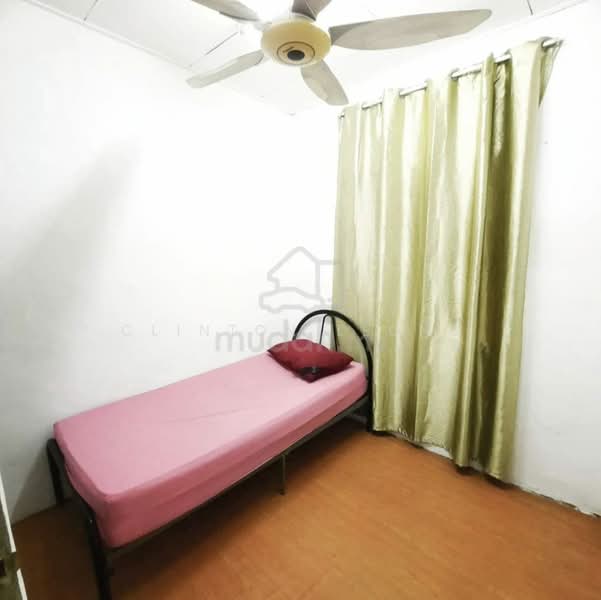 Flat for Sale at Pangsapuri Sri Meranti - Clinton Leong - Bedroom - PropertyGuru.com.my