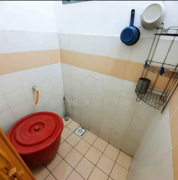 Flat for Sale at Pangsapuri Sri Meranti - Clinton Leong - Bathroom - PropertyGuru.com.my