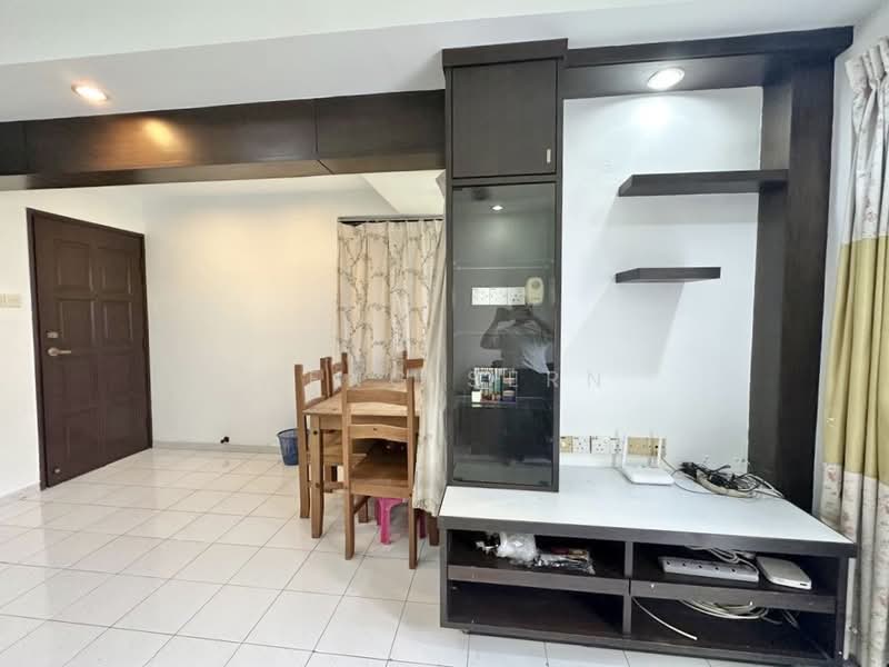 Kondominium untuk Dijual di Villa Condominium - Weng Sern - Dining Room - PropertyGuru.com.my