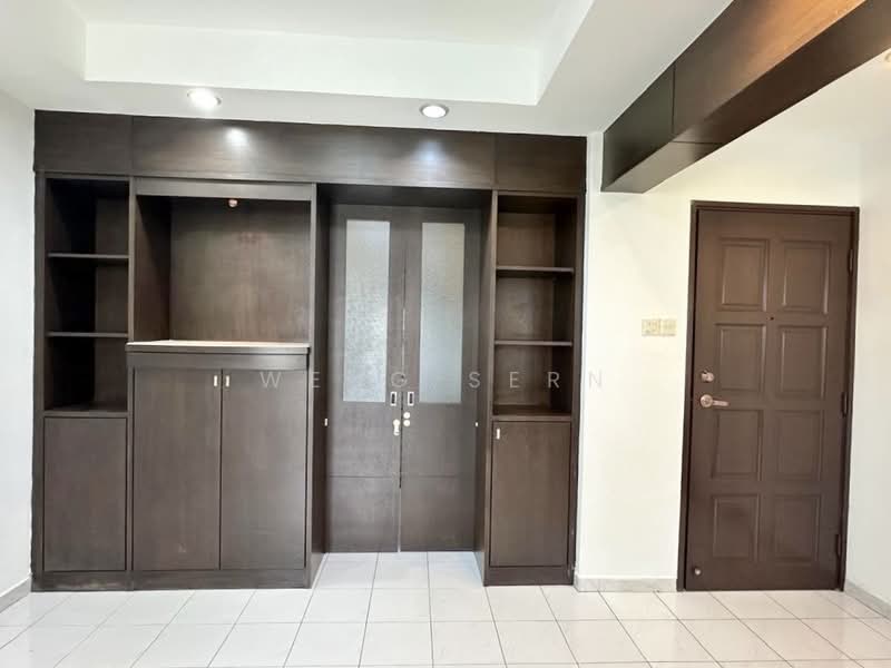 Kondominium untuk Dijual di Villa Condominium - Weng Sern - Entrance - PropertyGuru.com.my