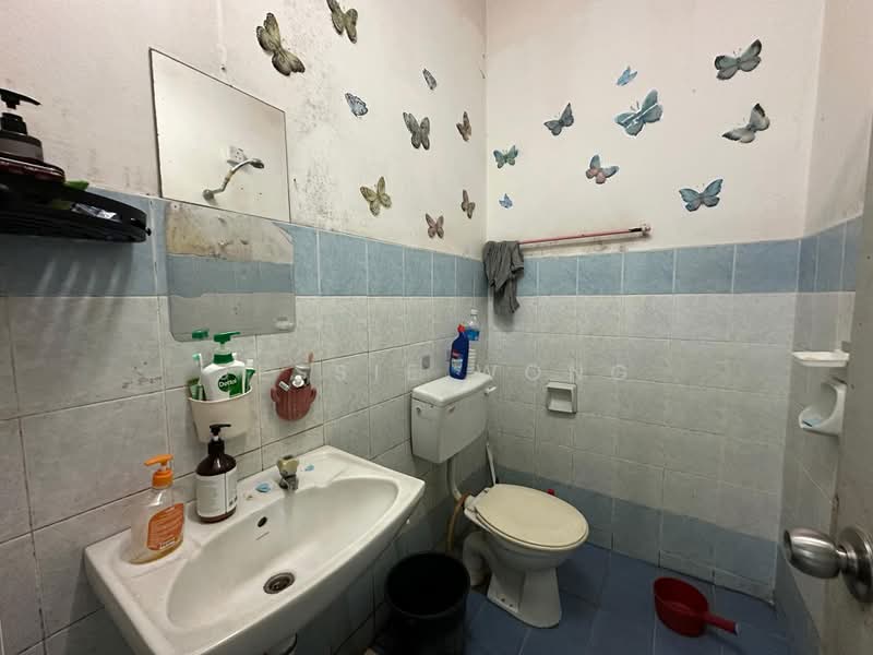 1-storey Terraced House for Sale in Taman Pelangi (Rawang) - Jessie Wong - Bathroom - PropertyGuru.com.my
