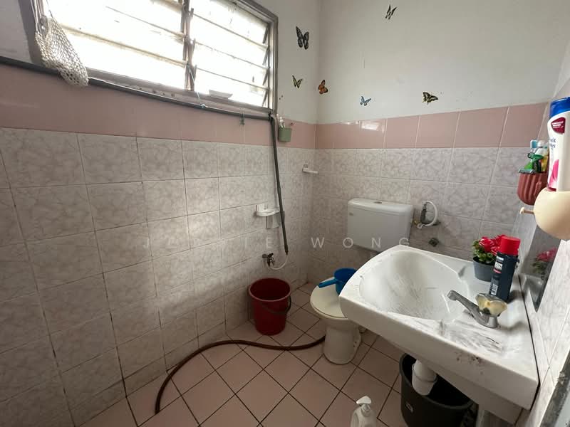1-storey Terraced House for Sale in Taman Pelangi (Rawang) - Jessie Wong - Bathroom - PropertyGuru.com.my