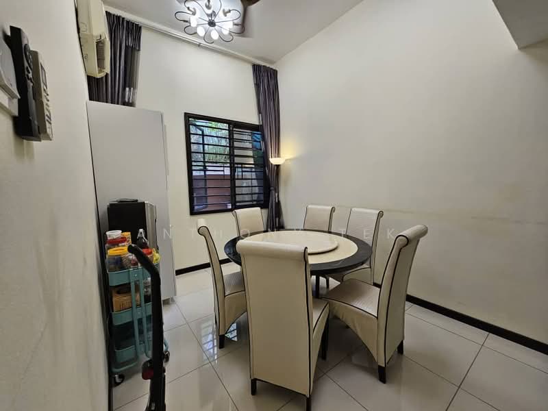 3-storey Terraced House for Sale in Taman Saujana Suria (Kajang) - Anthony Tek - Dining Room - PropertyGuru.com.my