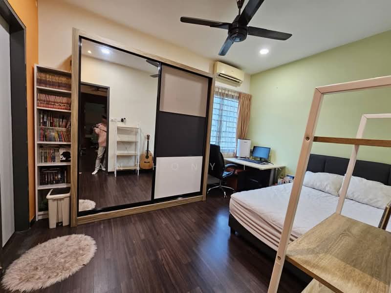 3-storey Terraced House for Sale in Taman Saujana Suria (Kajang) - Anthony Tek - Bedroom - PropertyGuru.com.my