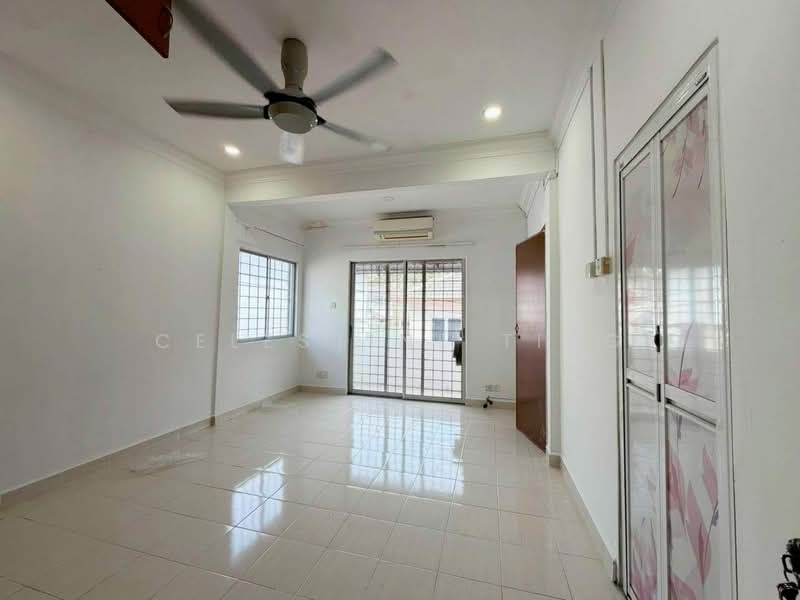 Rumah Teres 2 Tingkat untuk Dijual di Taman Impian Gemilang (Kajang) - Celestine Ting - Living Room - PropertyGuru.com.my