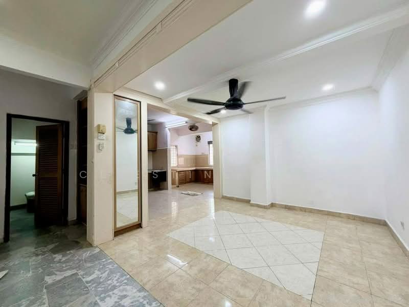 Rumah Teres 2 Tingkat untuk Dijual di Taman Impian Gemilang (Kajang) - Celestine Ting - Living Room - PropertyGuru.com.my