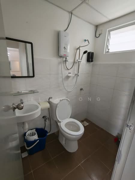 Kediaman Servis untuk Disewa di Sentrovue - Elwin Ong - Bathroom - PropertyGuru.com.my