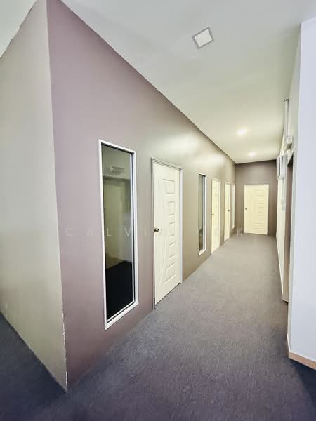 Shop / Office for Rent in Saujana Impian (Kajang) - Calvin Kok - Corridor - PropertyGuru.com.my