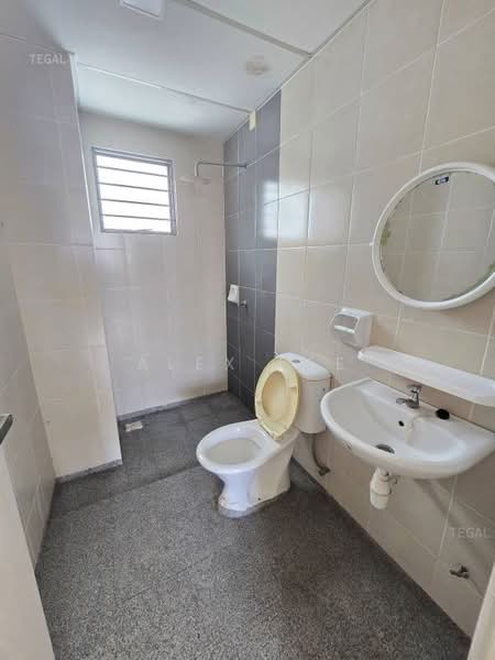 Apartment for Sale at Pangsapuri Seruling - Alex Lee - Bathroom - PropertyGuru.com.my