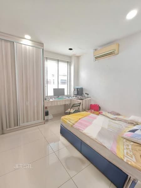 Rumah Kluster untuk Dijual di Setia Damai (Setia Alam) - Reilynn Tue - Bedroom - PropertyGuru.com.my