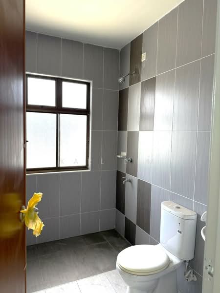 2-storey Terraced House for Sale in Taman Bestari Indah (Ulu Tiram) - Karl Lim - Bathroom - PropertyGuru.com.my