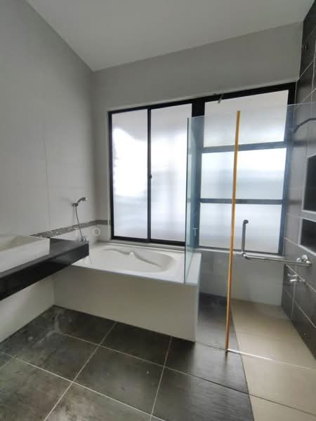 Semi-Detached House for Sale in Taman Bayu Puteri (Johor Bahru) - Tommy Tai - Bathroom - PropertyGuru.com.my