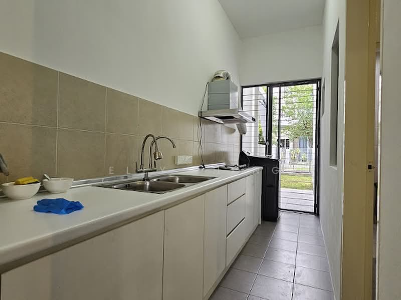 Rumah Teres 3 Tingkat untuk Dijual di Lake Fields (Sungai Besi) - Elly Chong - PropertyGuru.com.my