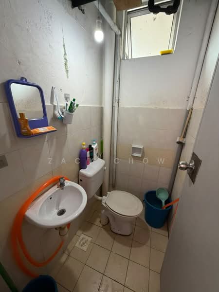Shop for Sale in Bandar Pulai Jaya (Kulai) - Zack Chow - Bathroom - PropertyGuru.com.my