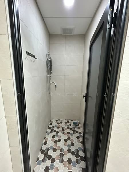 Factory for Rent in Eco Business Park V (Puncak Alam) - Soon Sheng Law - Bathroom - PropertyGuru.com.my