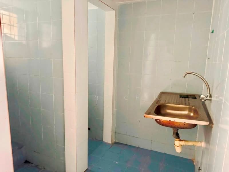Shop for Rent in Bandar Puteri (Klang) - Penny Chia - Bathroom - PropertyGuru.com.my