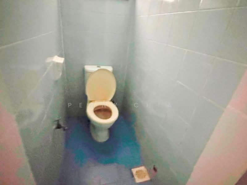 Shop for Rent in Bandar Puteri (Klang) - Penny Chia - Bathroom - PropertyGuru.com.my