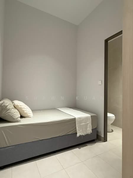 Kondominium untuk Dijual di Royal Garden @ Sri Putramas - Shawn Kuan - Bedroom - PropertyGuru.com.my