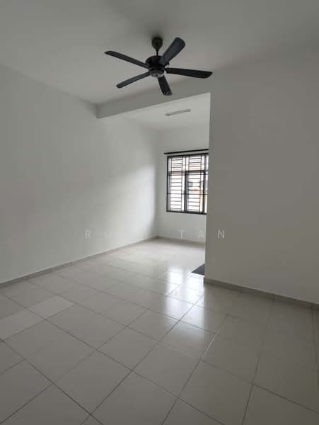 Rumah Teres 2 Tingkat untuk Disewa di Bandar Putra (Kulai) - Ruby Tan - Living Room - PropertyGuru.com.my