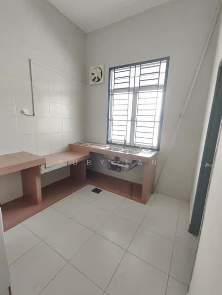 Rumah Teres 2 Tingkat untuk Disewa di Bandar Putra (Kulai) - Ruby Tan - Kitchen - PropertyGuru.com.my