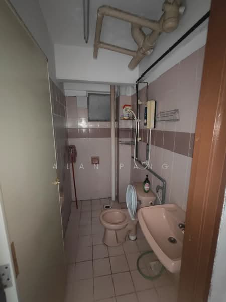 Kondominium untuk Disewa di Seri Mas Condominium - Alan Pang - Bathroom - PropertyGuru.com.my
