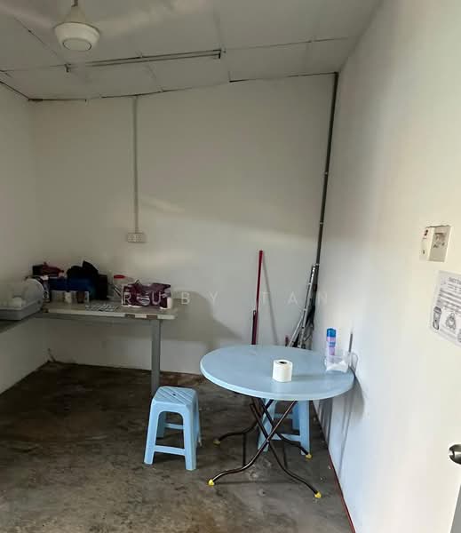 Shop / Office for Rent in Taman Sri Bahagia (Tampoi) - Ruby Tan - Interior - PropertyGuru.com.my