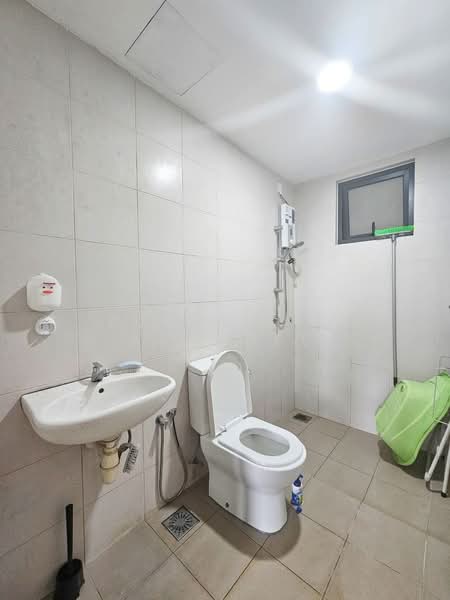 Servis Apartment untuk Disewa di Sensory Residence @ Southville City - Zulhaikal Asmadee - Bathroom - PropertyGuru.com.my
