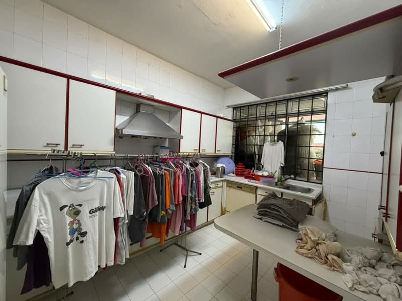 Rumah Berkembar untuk Dijual di Taman Pelangi (Johor Bahru) - Tommy Tai - Kitchen - PropertyGuru.com.my