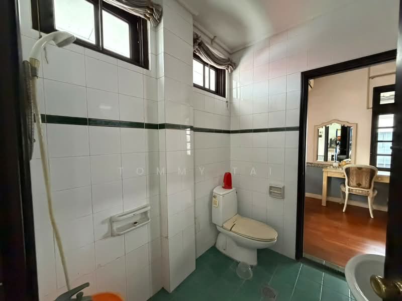 Rumah Berkembar untuk Dijual di Taman Pelangi (Johor Bahru) - Tommy Tai - Bathroom - PropertyGuru.com.my