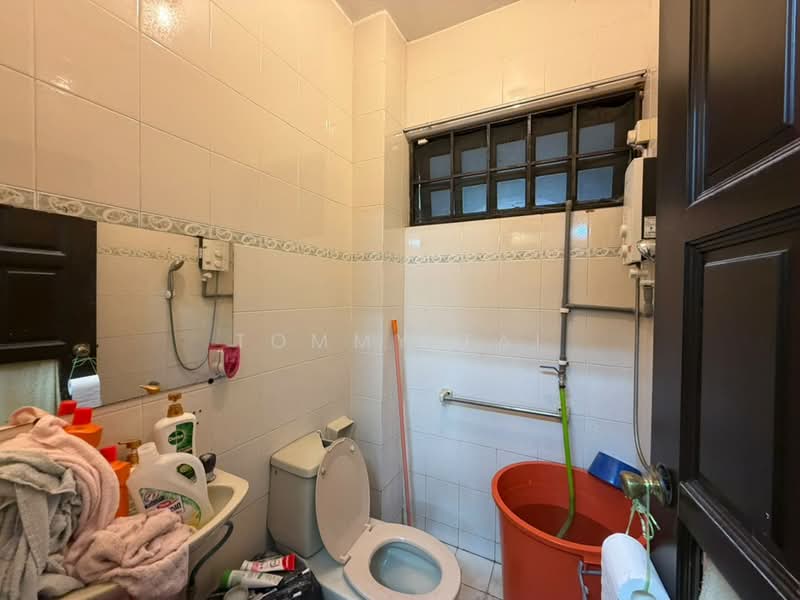 Rumah Berkembar untuk Dijual di Taman Pelangi (Johor Bahru) - Tommy Tai - Bathroom - PropertyGuru.com.my