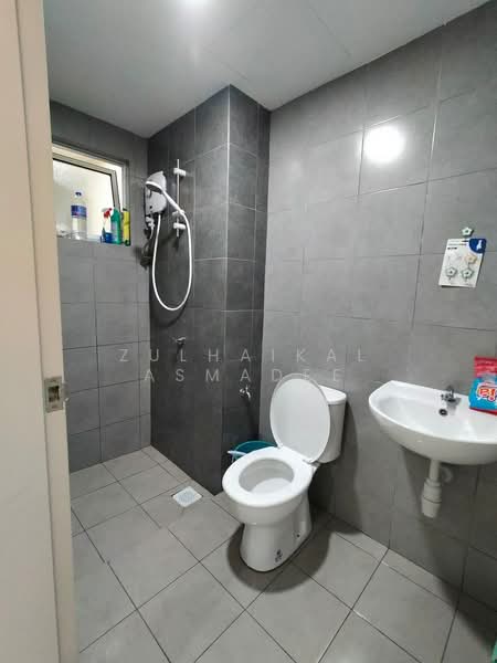 Kondominium untuk Disewa di Residensi Sateria - Zulhaikal Asmadee - Bathroom - PropertyGuru.com.my