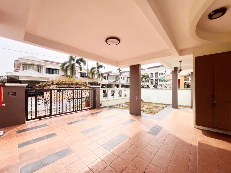 Semi-Detached House for Sale in Teluk Intan (Perak) - Kevin Chai - Car Porch - PropertyGuru.com.my