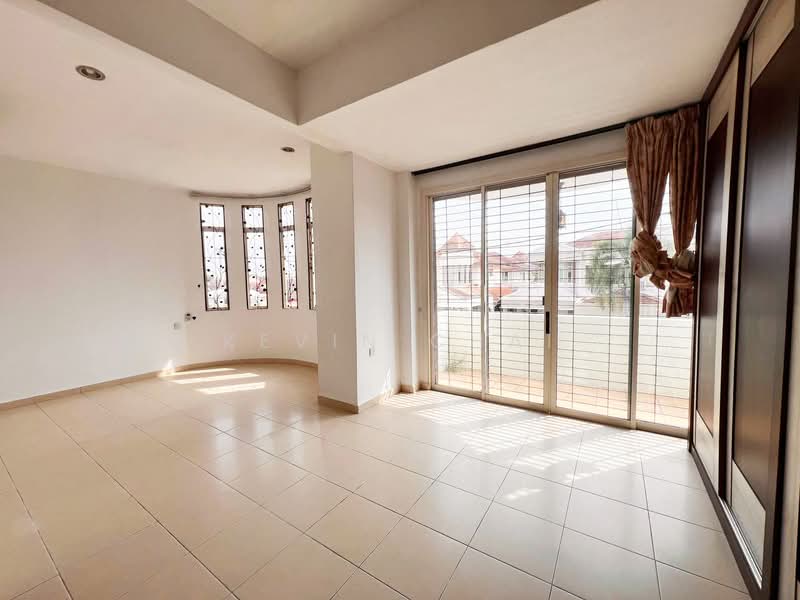 Semi-Detached House for Sale in Teluk Intan (Perak) - Kevin Chai - Master Bedroom - PropertyGuru.com.my