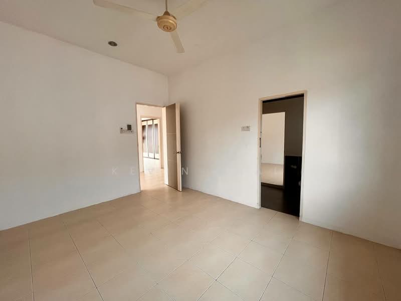 Semi-Detached House for Sale in Teluk Intan (Perak) - Kevin Chai - Bedroom - PropertyGuru.com.my