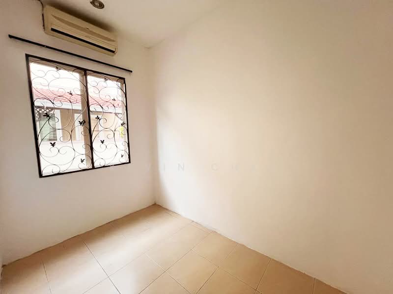 Semi-Detached House for Sale in Teluk Intan (Perak) - Kevin Chai - Bedroom - PropertyGuru.com.my