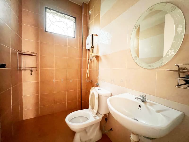 Semi-Detached House for Sale in Teluk Intan (Perak) - Kevin Chai - Bathroom - PropertyGuru.com.my