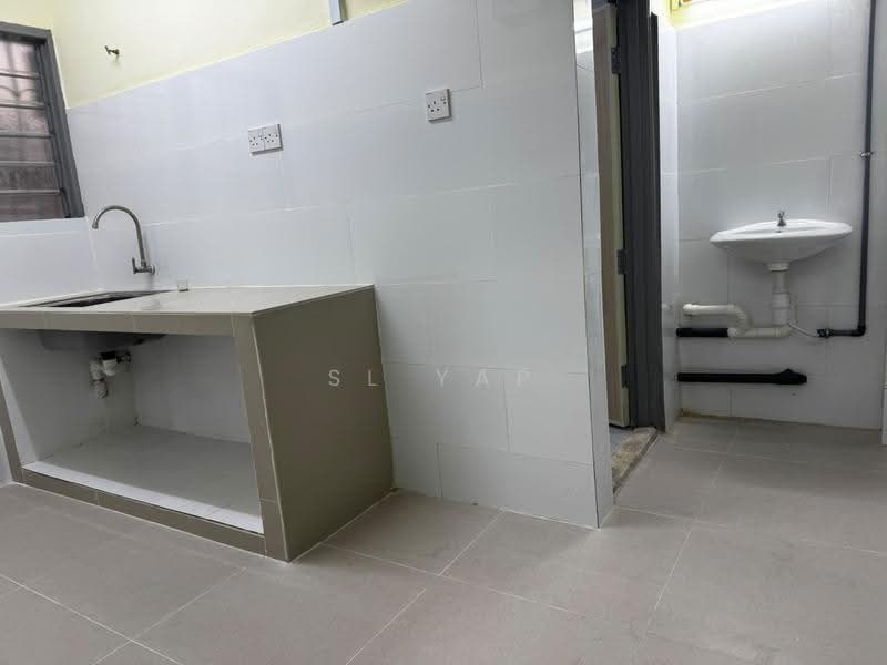 Flat for Sale at Hock Lock Mansion - SL Yap - Kitchen - PropertyGuru.com.my