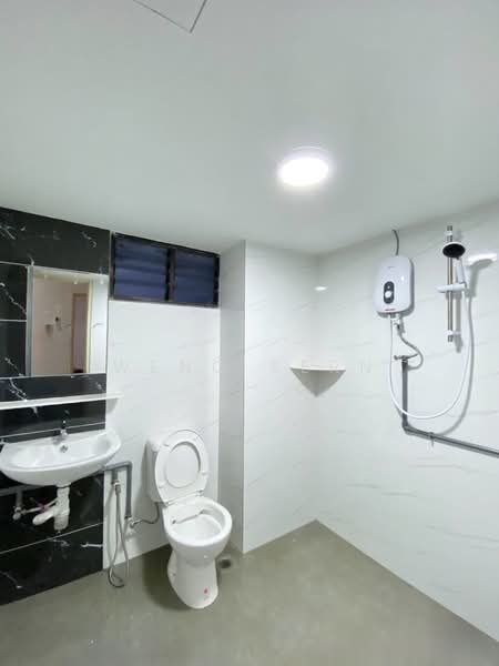 Kondominium untuk Disewa di Sunny Ville Condominium - Weng Sern - Bathroom - PropertyGuru.com.my