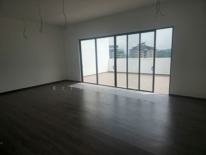 3.5-storey Terraced House for Sale in Damansara Perdana (Selangor) - Kitty Leung - Balcony - PropertyGuru.com.my