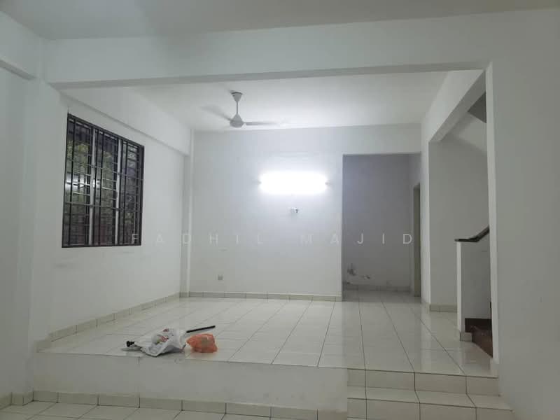 2-storey Terraced House for Sale in Alam Budiman (Shah Alam) - Fadhil Majid - Living Room - PropertyGuru.com.my