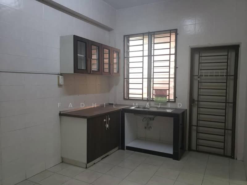 2-storey Terraced House for Sale in Alam Budiman (Shah Alam) - Fadhil Majid - Kitchen - PropertyGuru.com.my