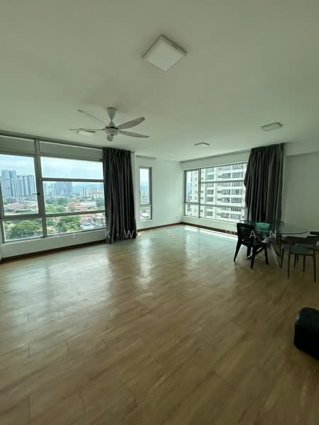 Kondominium untuk Dijual di The Saffron - Kai kwang Wan - Living Room - PropertyGuru.com.my