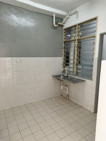 Apartment for Rent at Pangsapuri Lagoon Perdana - Eadie Paw - Kitchen - PropertyGuru.com.my
