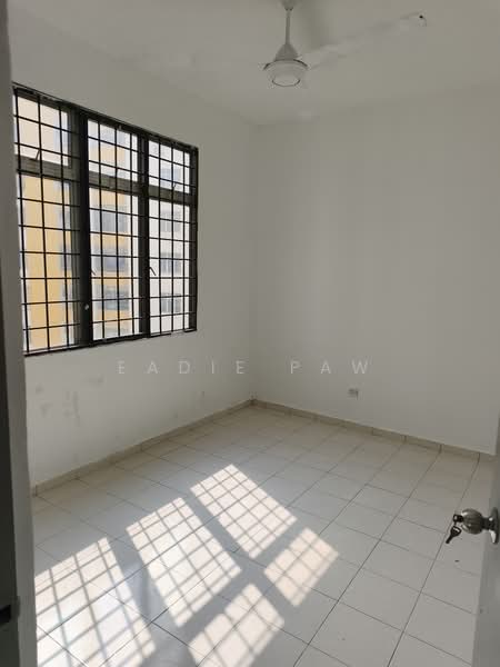Apartment for Rent at Pangsapuri Lagoon Perdana - Eadie Paw - Interior - PropertyGuru.com.my