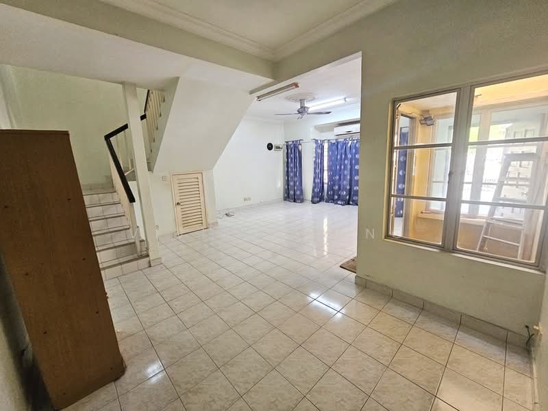 Rumah Teres 2-Tingkat untuk Dijual di Taman Putra Prima (Puchong) - Vivian Liong - Living Room - PropertyGuru.com.my