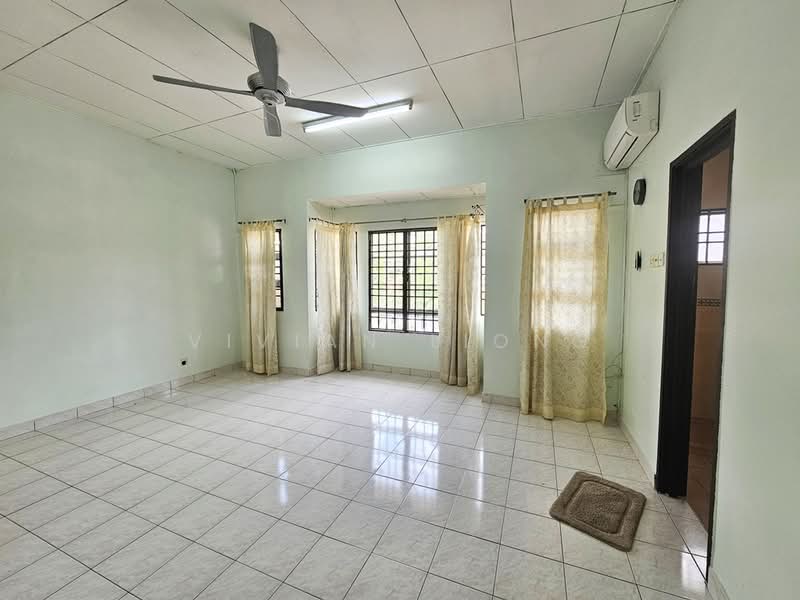 Rumah Teres 2-Tingkat untuk Dijual di Taman Putra Prima (Puchong) - Vivian Liong - Living Room - PropertyGuru.com.my