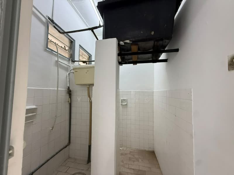 Rumah Flat untuk Disewa di Taman Perling - Ym Wong - Bathroom - PropertyGuru.com.my