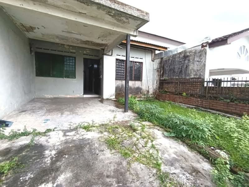 1-storey Terraced House for Sale in Taman Johor Jaya (Johor Bahru) - Alice Chia - Exterior - PropertyGuru.com.my